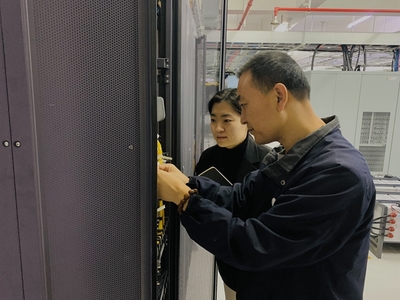 党建引领传帮带 移动网络技术研究中的师生情